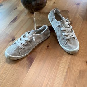 Madden Girl Baailey Sneakers in Natural Linen Women's Size 6.5